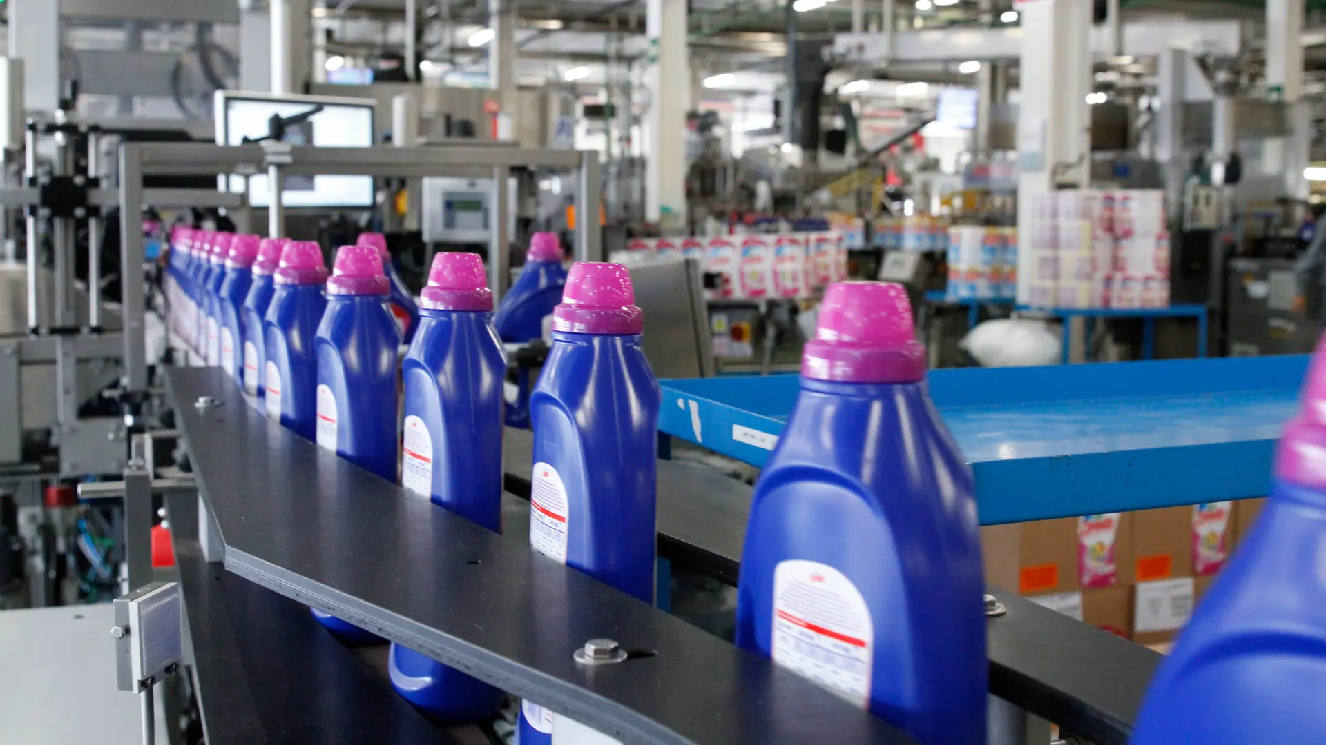 : Serialización digital de los productos en planta de producción de Henkel