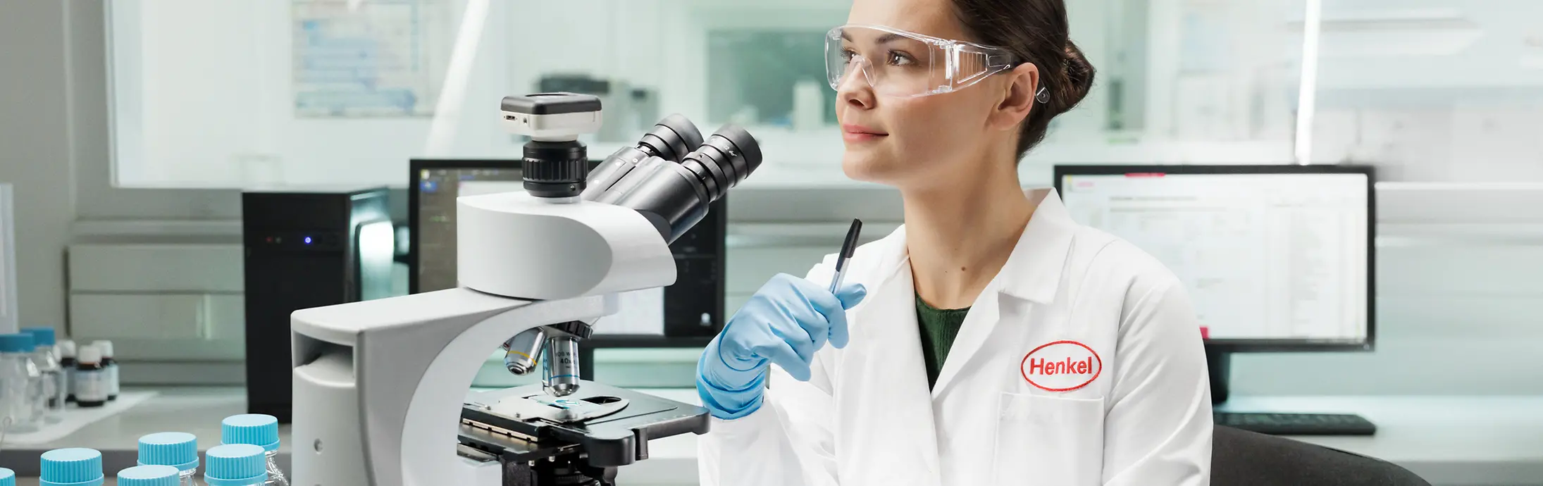 Mujer en un laboratorio