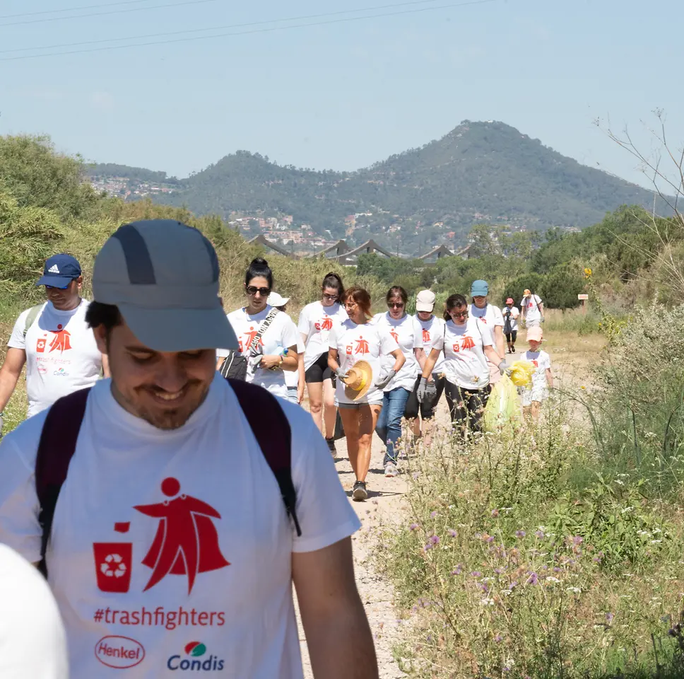 Henkel y Condis organizan una recogida de basura