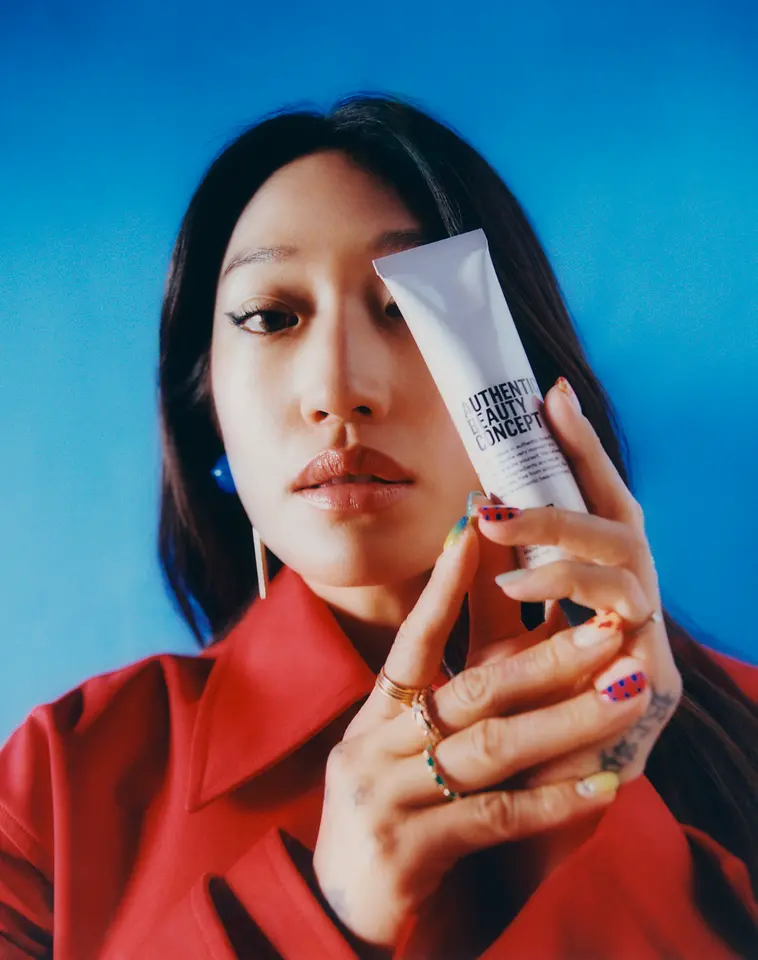 AUTHENTIC BEAUTY CONCEPT presenta a Peggy Gou