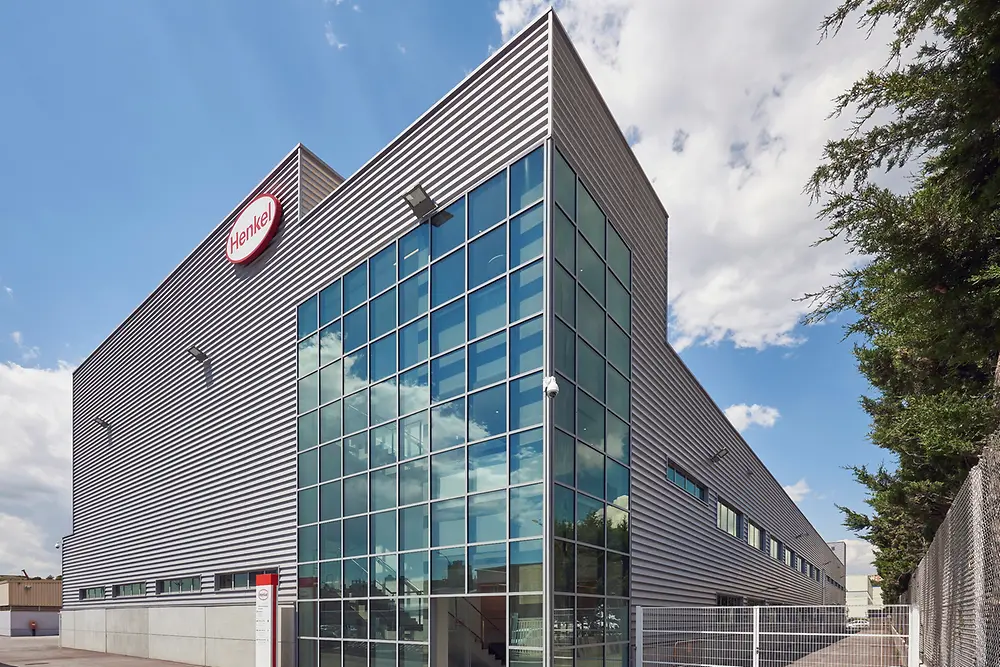 Henkel ha recibido la calificación de Airbus por su planta europea de fabricación aeroespacial en Montornés
