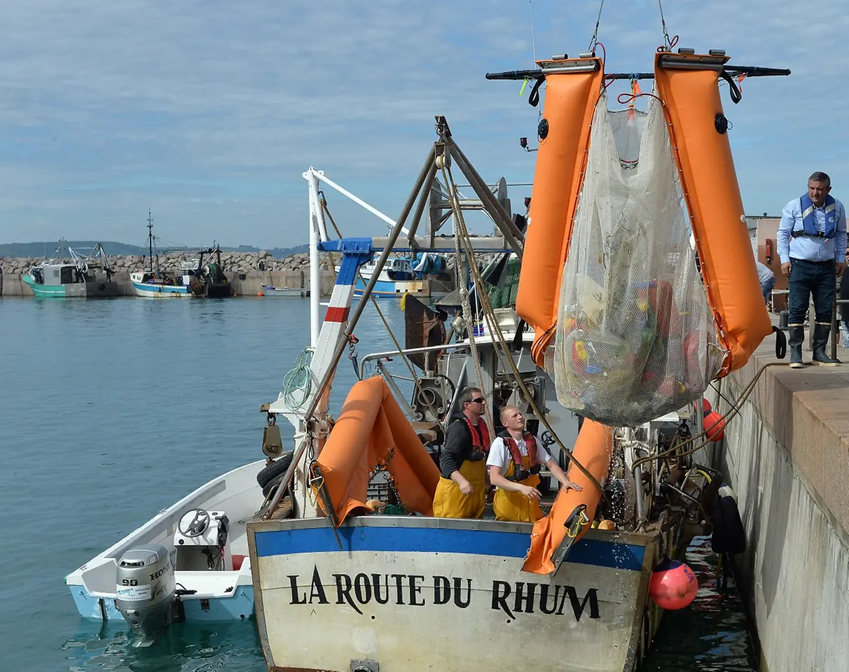 Around 8 million metric tons of plastic enters the world’s oceans and rivers every year